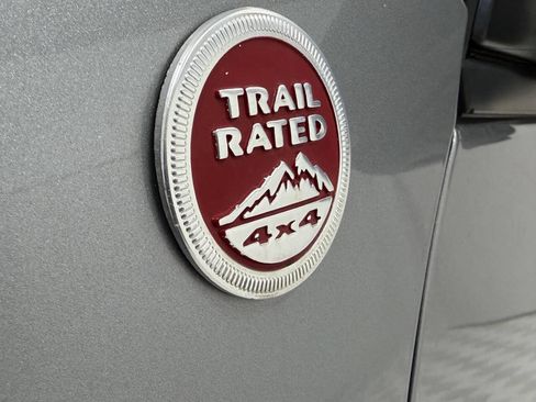 Used 2015 Jeep Cherokee Trailhawk w/ Comfort/Convenience Group image 39