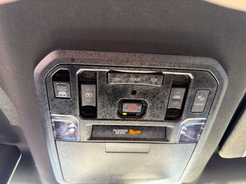 Used 2023 Toyota Tundra Platinum image 28