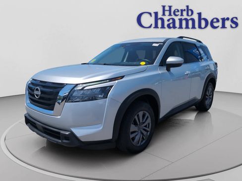 Used 2025 Nissan Pathfinder SV AWD/4WD image 10