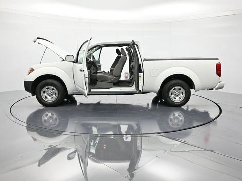 Used 2018 Nissan Frontier S image 43