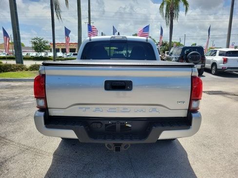 Used 2022 Toyota Tacoma SR5 w/ Technology Package RWD image 6