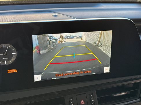 Used 2024 Lexus ES 350 w/ Premium Package FWD image 19