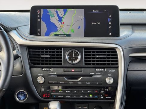 Used 2022 Lexus RX 450hL Luxury image 11