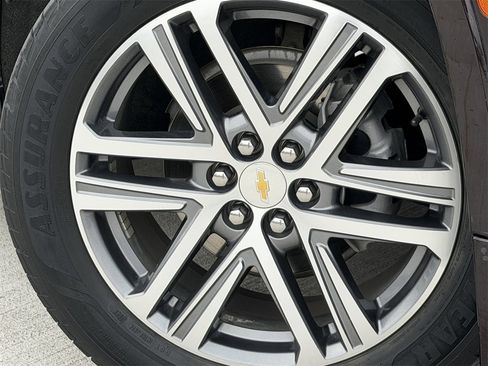 Used 2022 Chevrolet Traverse High Country image 9