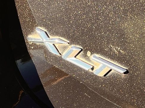 Used 2022 Ford Explorer XLT w/ Equipment Group 202A image 35