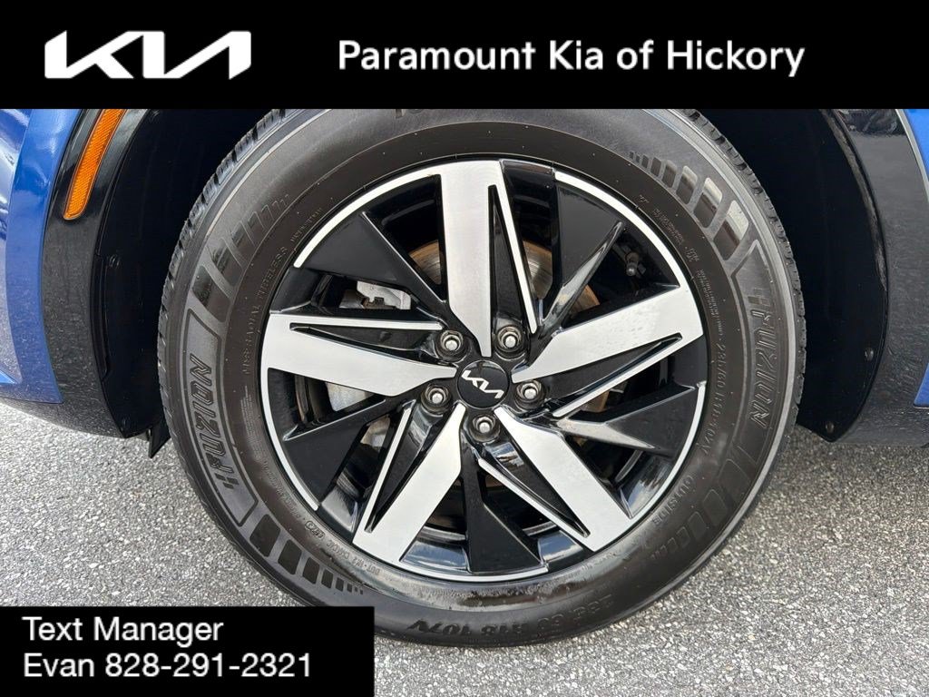 Used 2023 Kia Sorento S w/ Panoramic Sunroof Package FWD image 9