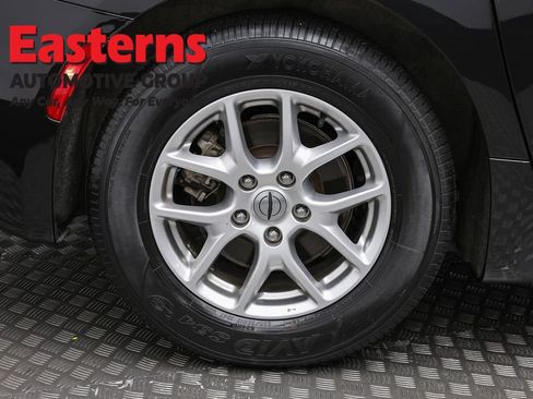 Used 2023 Chrysler Pacifica Touring-L FWD image 31