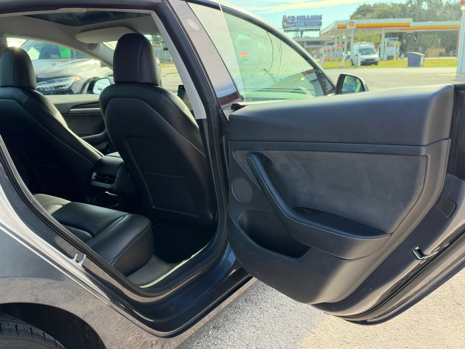Used 2022 Tesla Model 3 Long Range AWD/4WD image 14