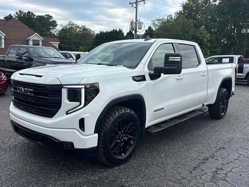Used 2024 GMC Sierra 1500 Elevation w/ Preferred Package AWD/4WD image 3