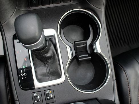 Used 2018 Toyota Highlander XLE image 34