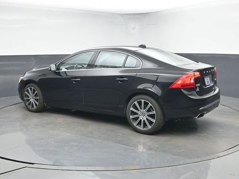 Used 2018 Volvo S60 T5 Inscription Platinum w/ Climate Package image 7