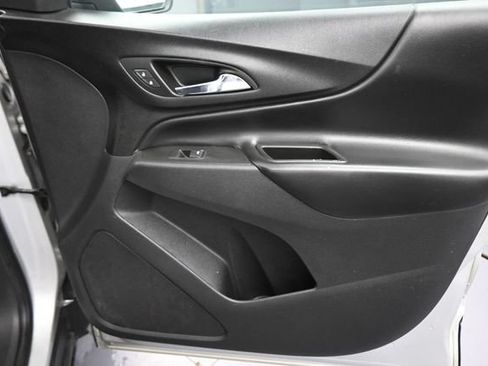 Used 2021 Chevrolet Equinox LT FWD image 22