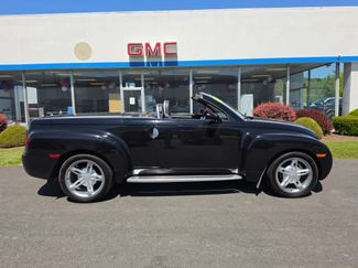 Used 2004 Chevrolet SSR w/ Preferred Equipment Group RWD video 2