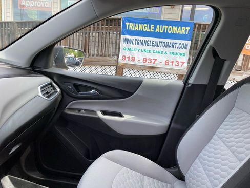 Used 2018 Chevrolet Equinox LS FWD image 12