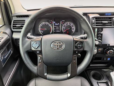 Used 2021 Toyota 4Runner TRD Off-Road Premium w/ Moonroof Package AWD/4WD image 23