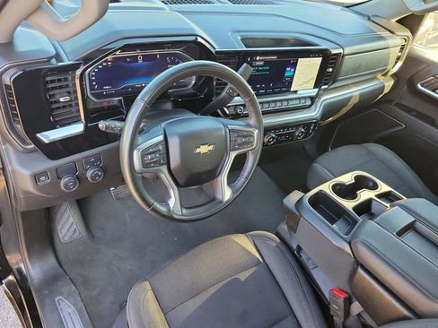 Used 2025 Chevrolet Silverado 1500 LT RWD image 8