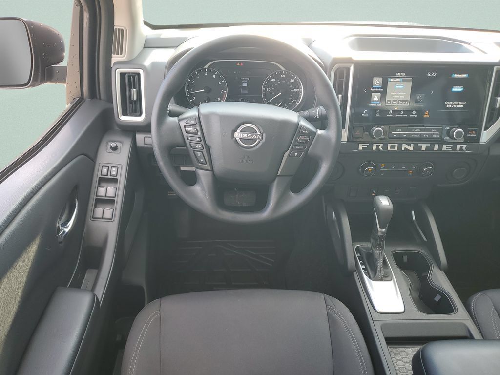 Certified 2025 Nissan Frontier SV RWD image 12