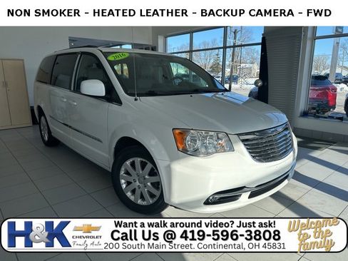Used 2016 Chrysler Town & Country Touring image 1