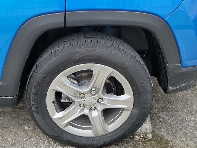 Used 2024 Jeep Compass Latitude AWD/4WD image 6