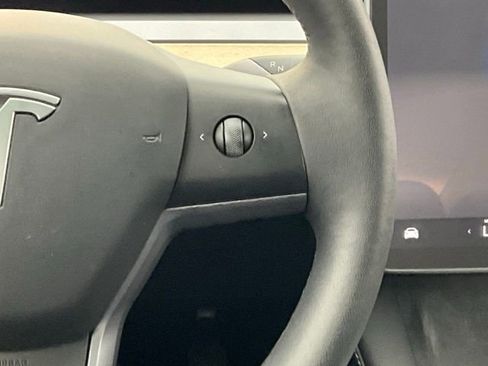 Used 2023 Tesla Model 3 Standard Range image 19