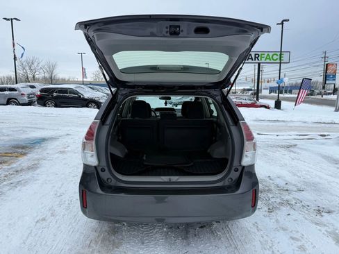 Used 2017 Toyota Prius V Two image 13