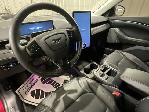 Used 2025 Ford Mustang Mach-E Premium image 9