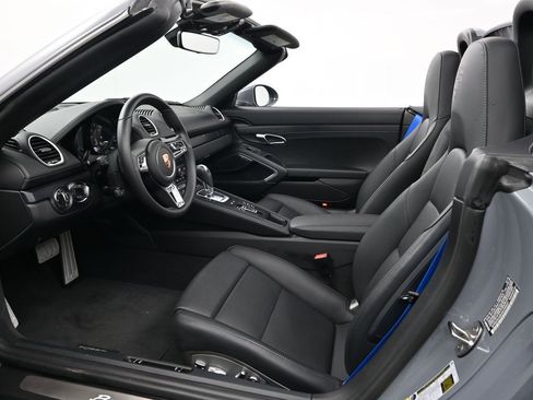 Used 2025 Porsche 718 Boxster GTS image 4