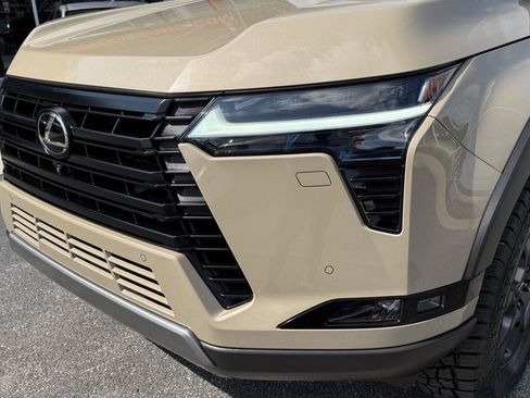 Used 2025 Lexus GX 550 AWD/4WD image 23