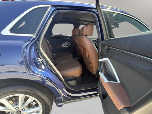 Used 2023 Audi Q3 2.0T Premium image 16