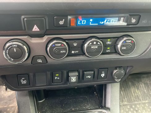 Used 2023 Toyota Tacoma TRD Off-Road w/ TRD Premium Off Road Package AWD/4WD image 20