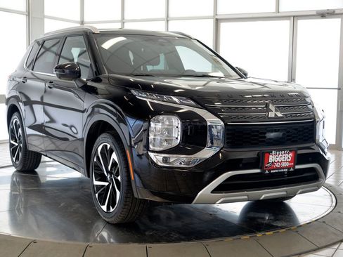 Used 2022 Mitsubishi Outlander SEL image 2