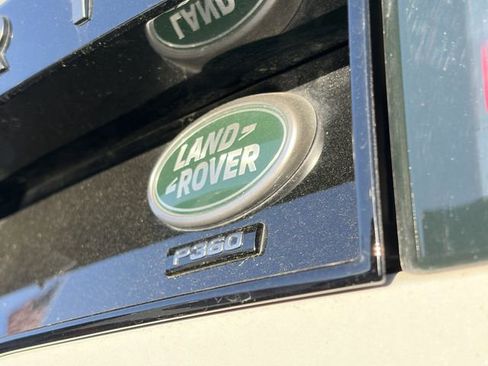 Used 2023 Land Rover Discovery S R-Dynamic image 6