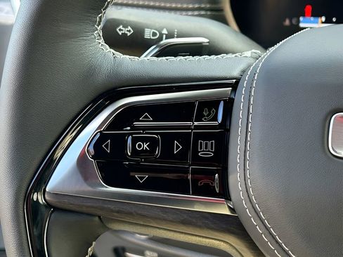 New 2025 Jeep Grand Cherokee L Overland w/ Advanced Protech Group III AWD/4WD image 18