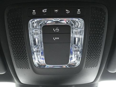 Used 2023 Mercedes-Benz GLA 250 4MATIC w/ Premium Package image 18