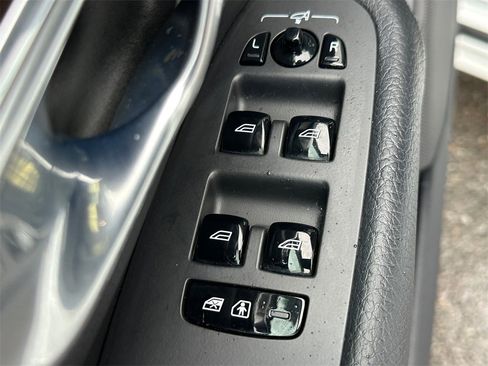 Used 2019 Volvo XC90 T6 Momentum w/ Protection Package Premier image 22