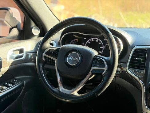 Used 2018 Jeep Grand Cherokee Altitude image 19