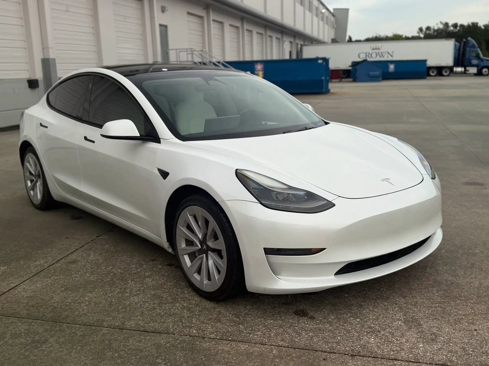 Used 2023 Tesla Model 3 Standard Range RWD image 4