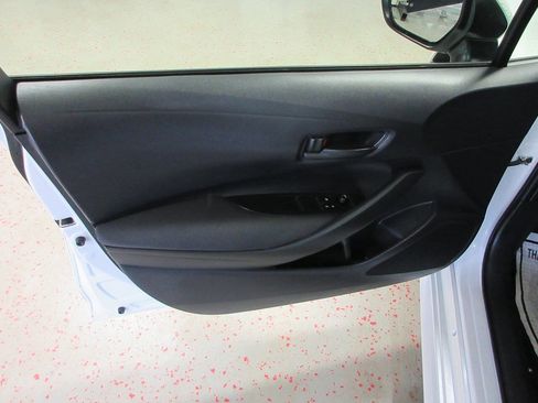 Used 2022 Toyota Corolla LE image 27