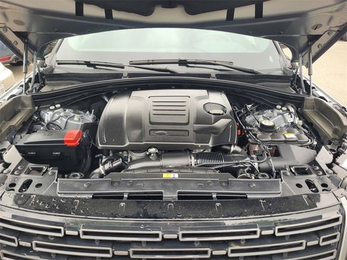 Used 2025 Land Rover Range Rover Velar S image 27