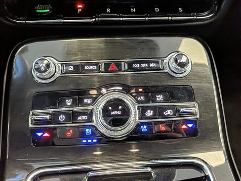 Certified 2022 Lincoln Nautilus Reserve image 20