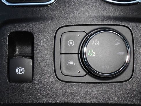 Used 2023 Chevrolet Traverse LT AWD/4WD image 13