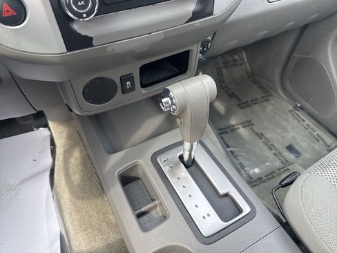 Used 2018 Nissan Frontier SV image 15