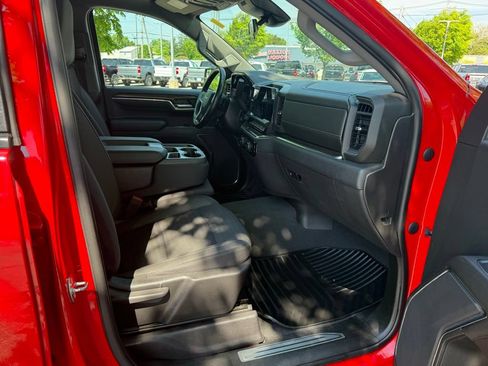 Used 2023 Chevrolet Silverado 1500 LT AWD/4WD image 15
