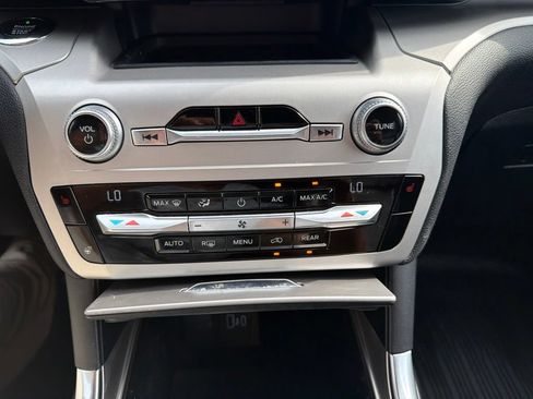 Used 2021 Ford Explorer XLT w/ Equipment Group 202A AWD/4WD image 26