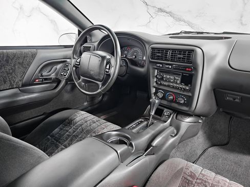 Used 2000 Chevrolet Camaro Z28 w/ SS Performance/Appearance Pkg image 23