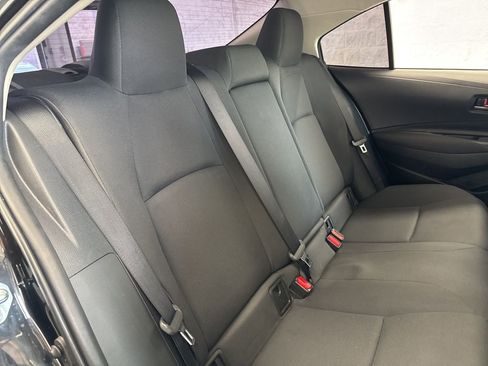 Used 2022 Toyota Corolla LE FWD image 40