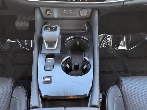 Certified 2025 Nissan Rogue Platinum FWD image 15