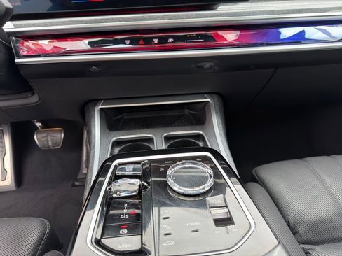 Used 2023 BMW 760i xDrive w/ Executive Package image 20