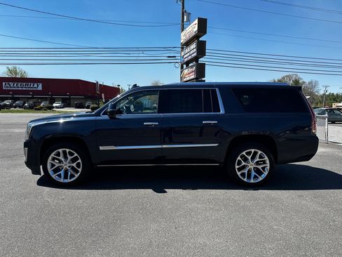 Used 2017 Cadillac Escalade ESV Premium Luxury image 8