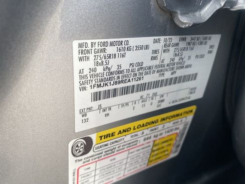 Used 2024 Ford Expedition Max XLT AWD/4WD image 12
